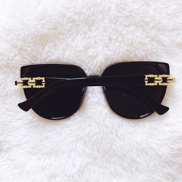 Liana Black Sleek Sunglasses - Picture 8 of 10